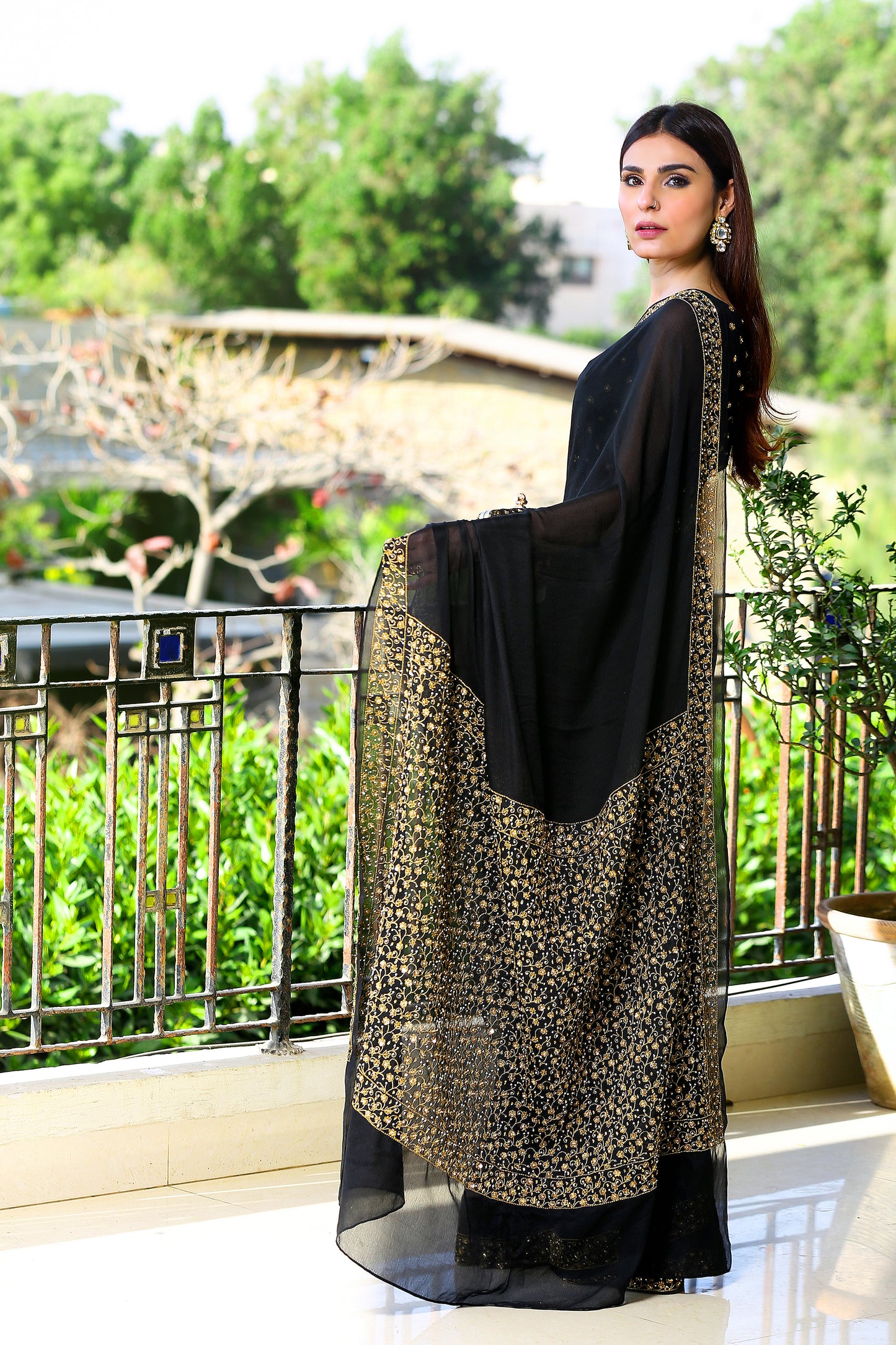 Puro Seda - Black Saree