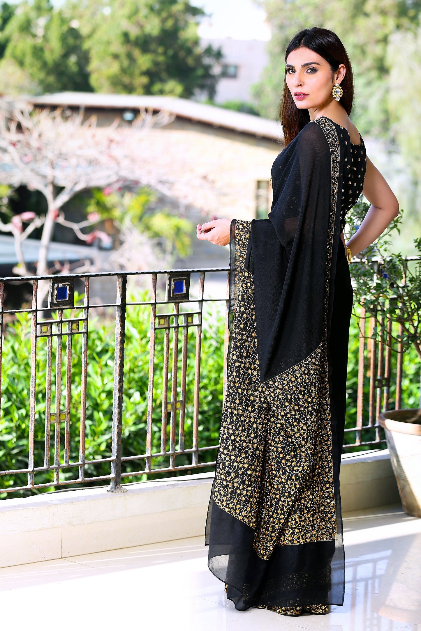 Puro Seda - Black Saree