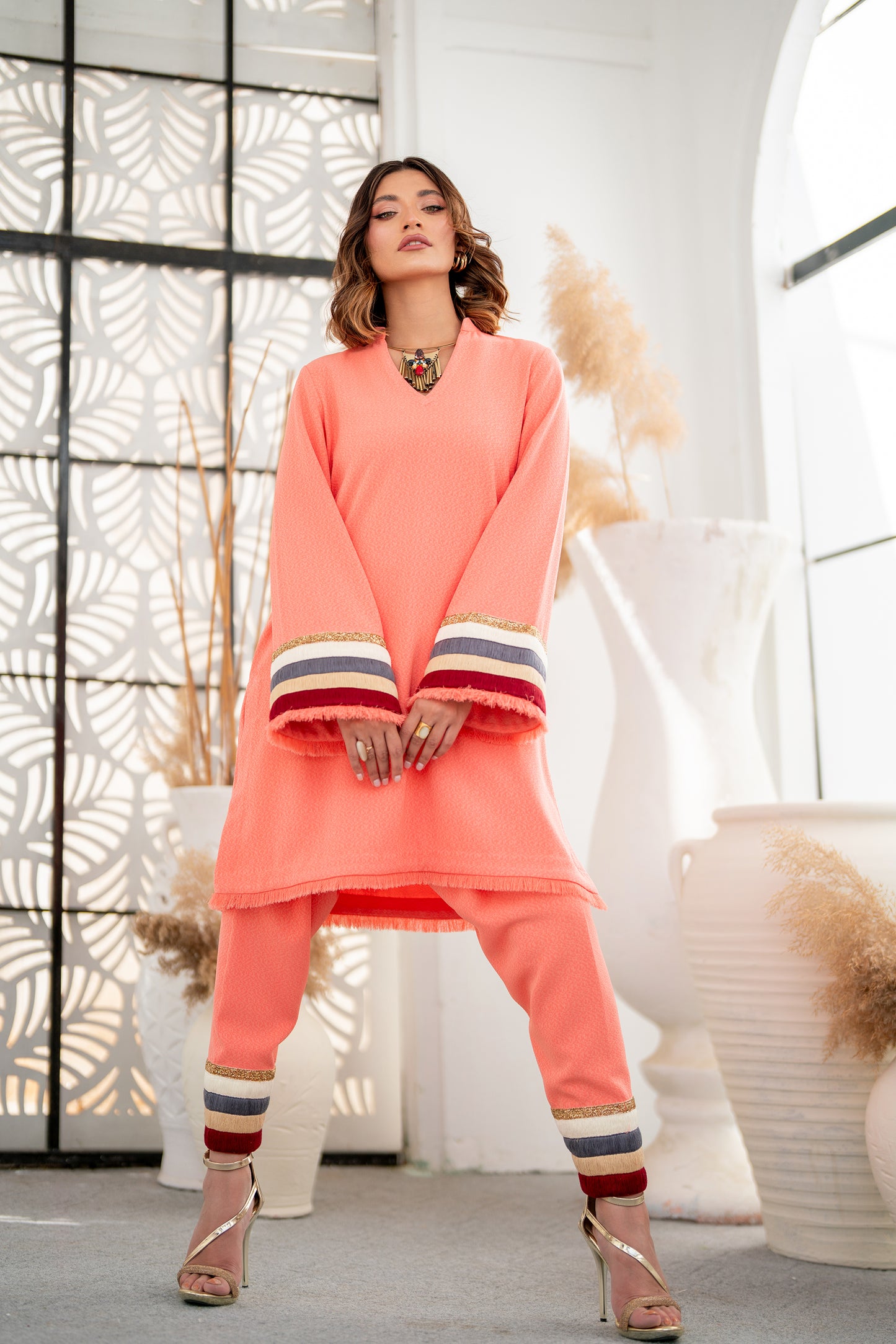 Coral Pink bordered sleeves pret